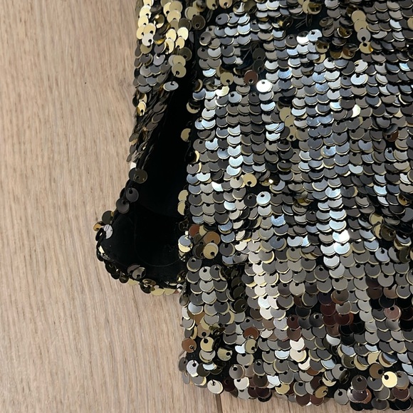 Alice + Olivia Camisole Gold Sequin Sleeveless top, size S/P - Picture 12 of 16